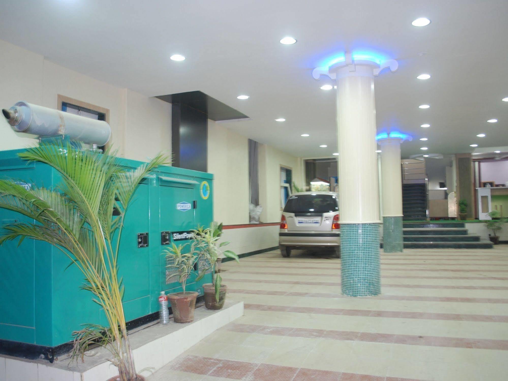 Hotel Disha Palace Shirdi Extérieur photo