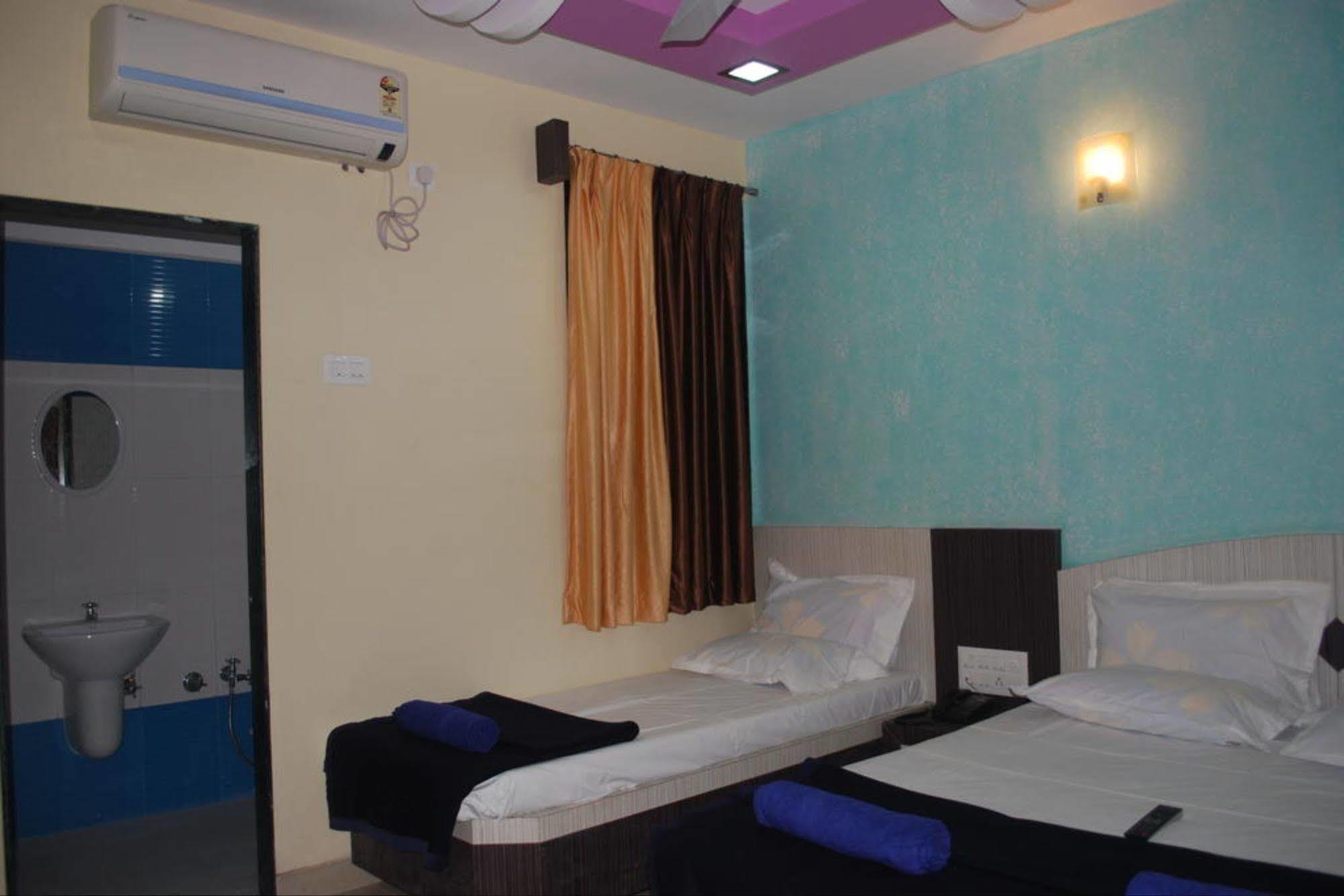 Hotel Disha Palace Shirdi Extérieur photo