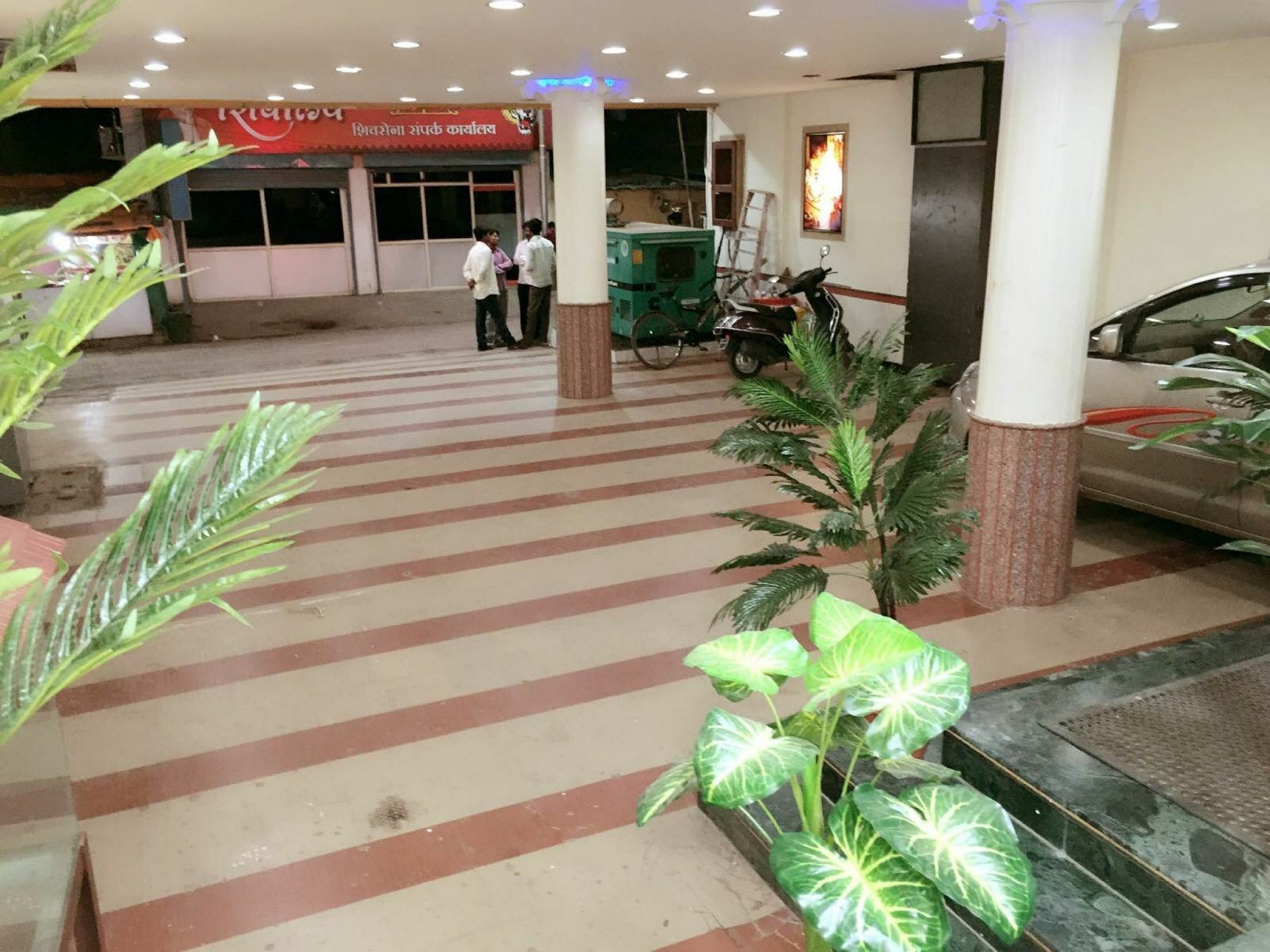 Hotel Disha Palace Shirdi Extérieur photo