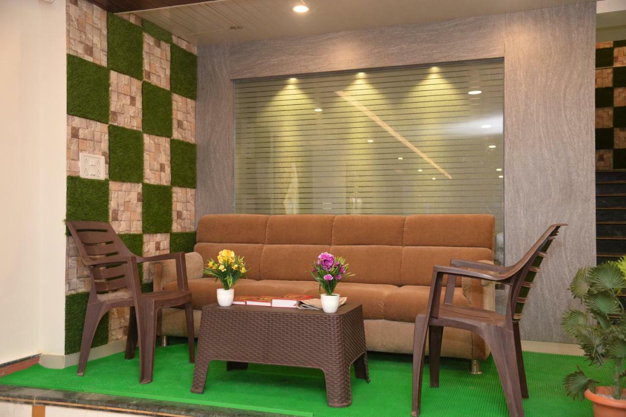 Hotel Disha Palace Shirdi Extérieur photo