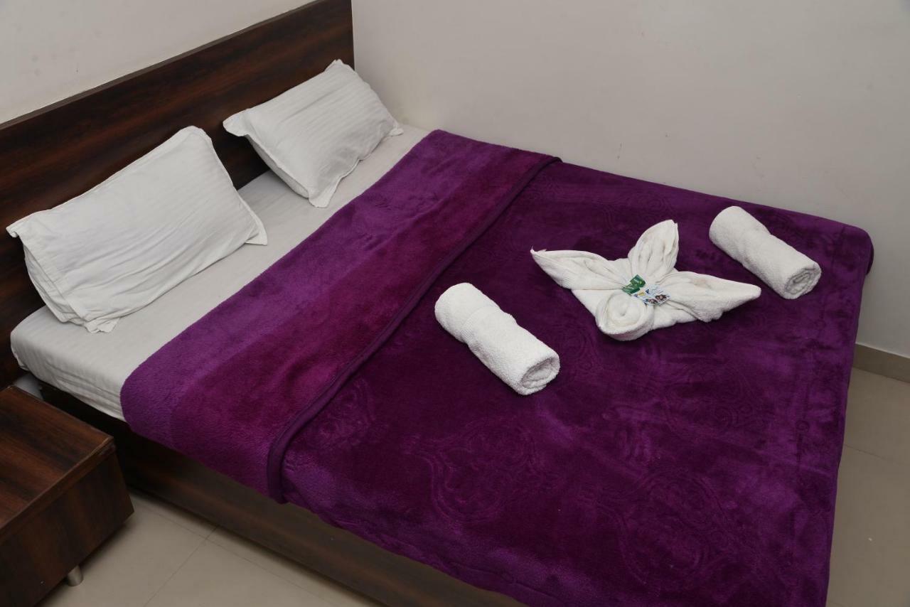 Hotel Disha Palace Shirdi Extérieur photo