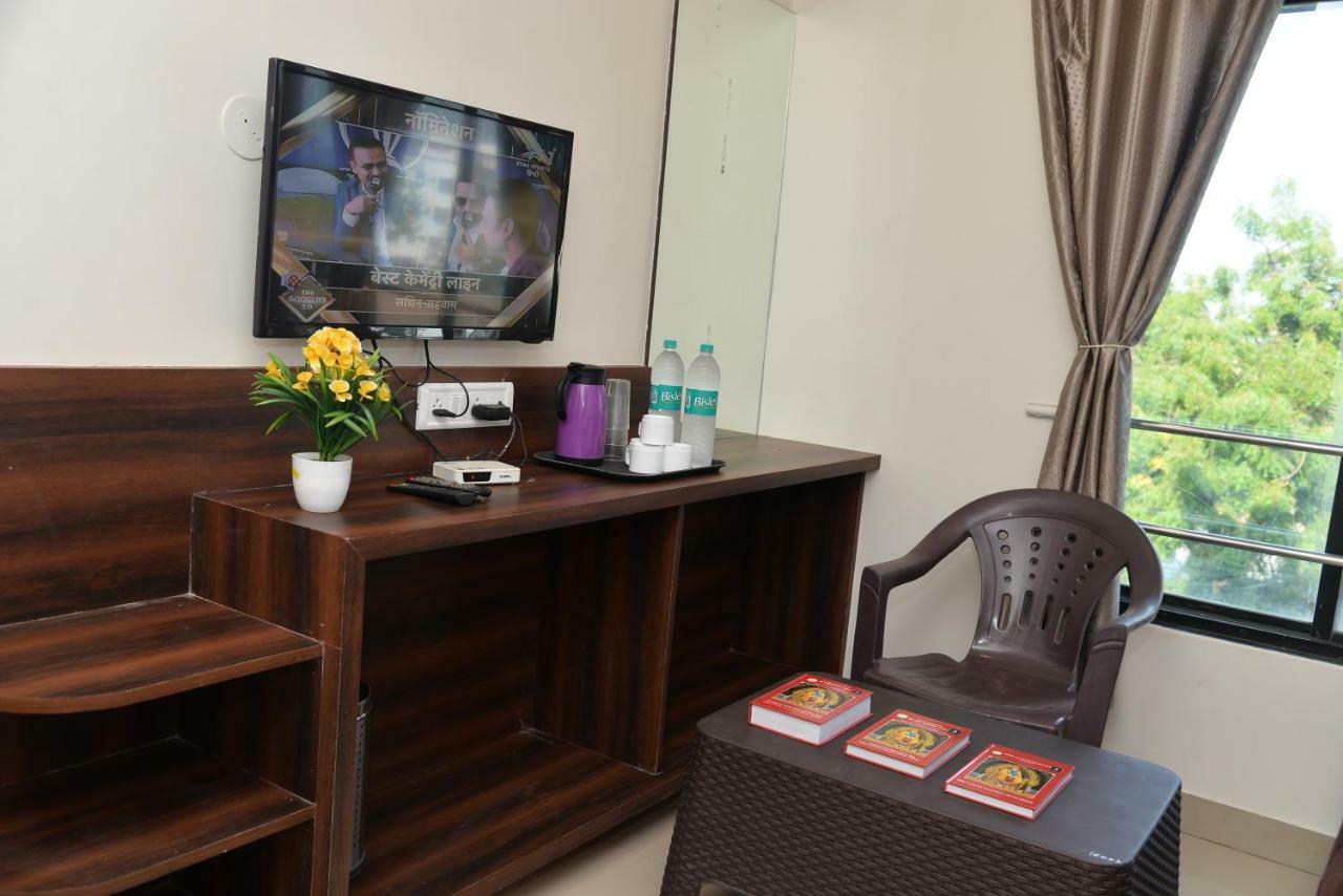 Hotel Disha Palace Shirdi Extérieur photo
