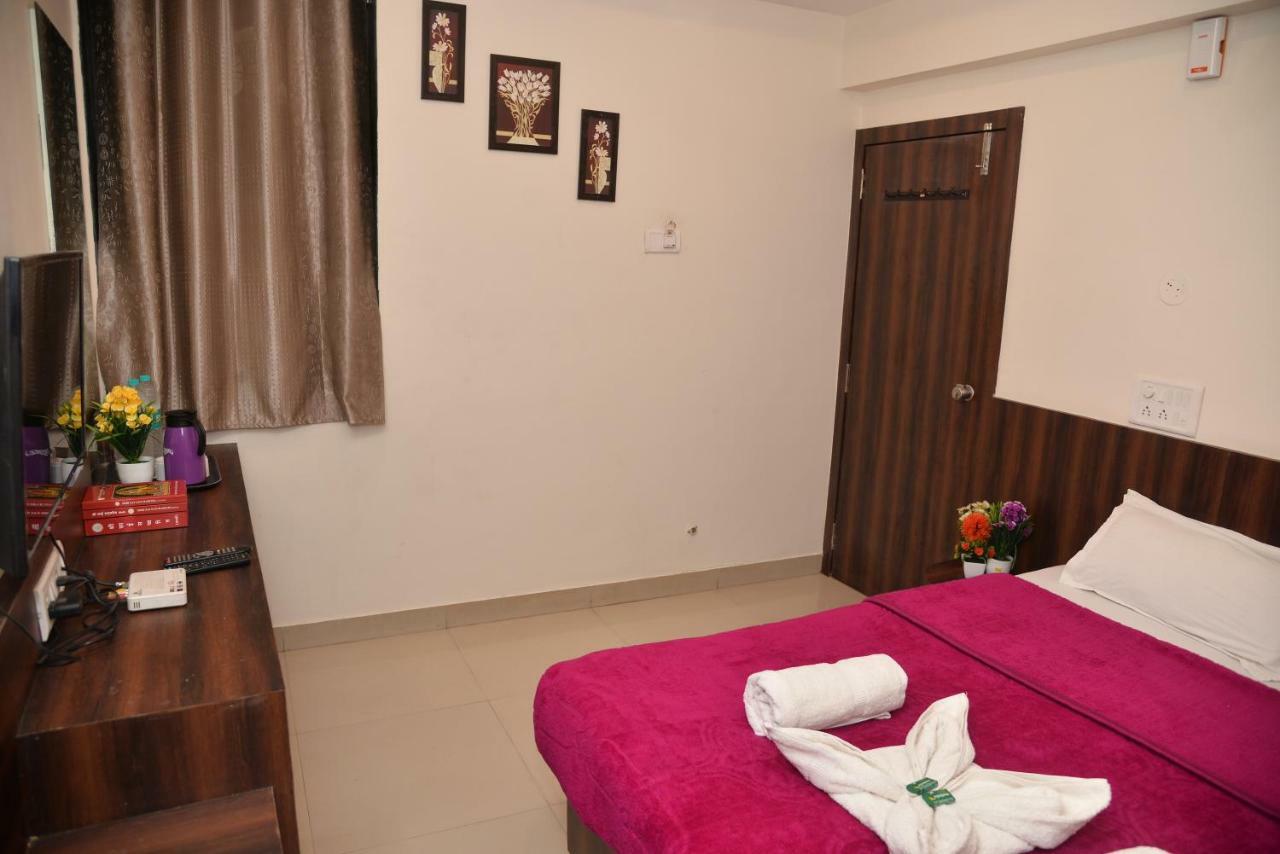 Hotel Disha Palace Shirdi Extérieur photo