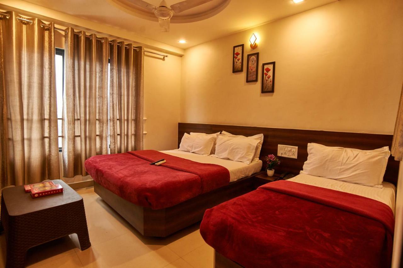 Hotel Disha Palace Shirdi Extérieur photo