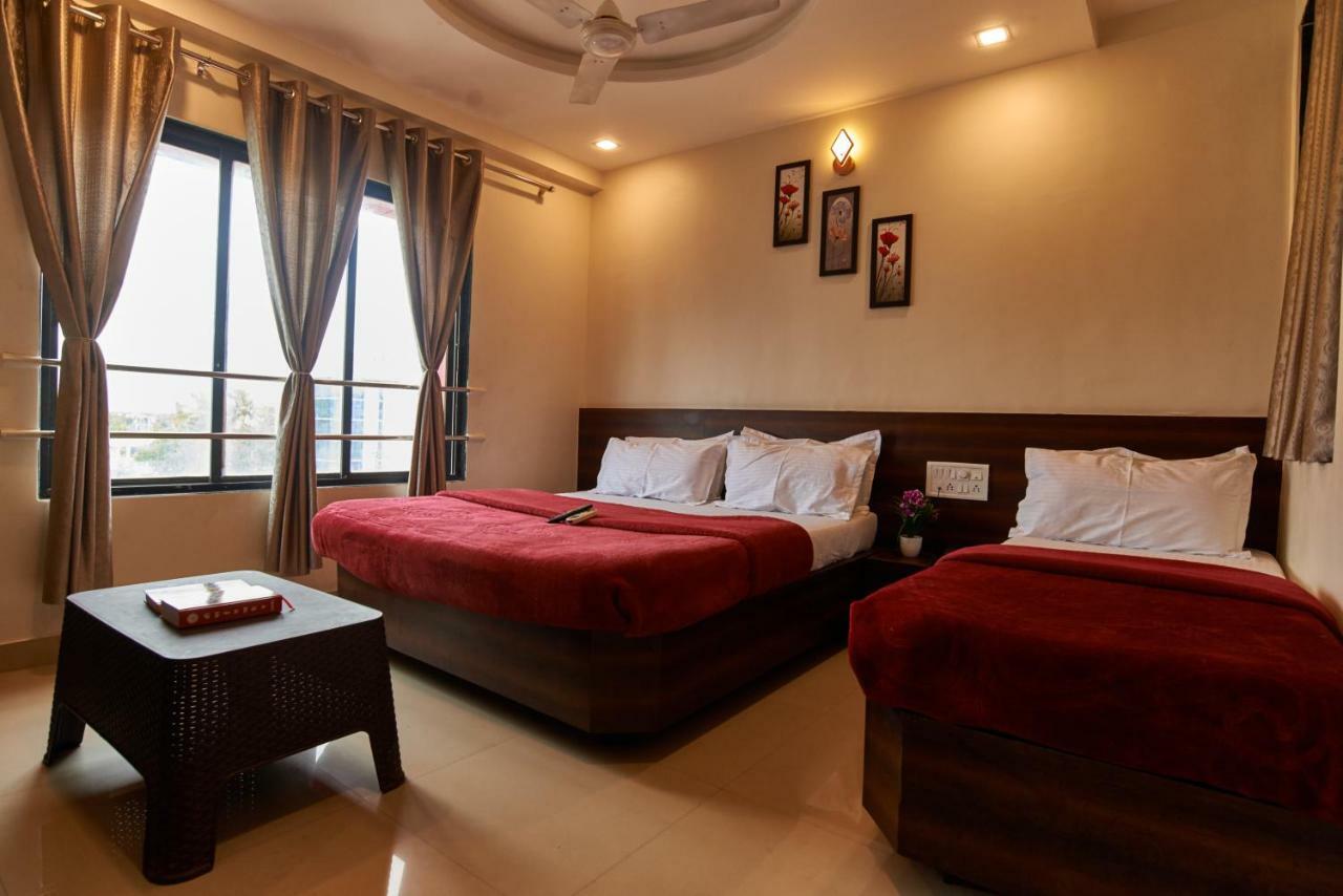 Hotel Disha Palace Shirdi Extérieur photo