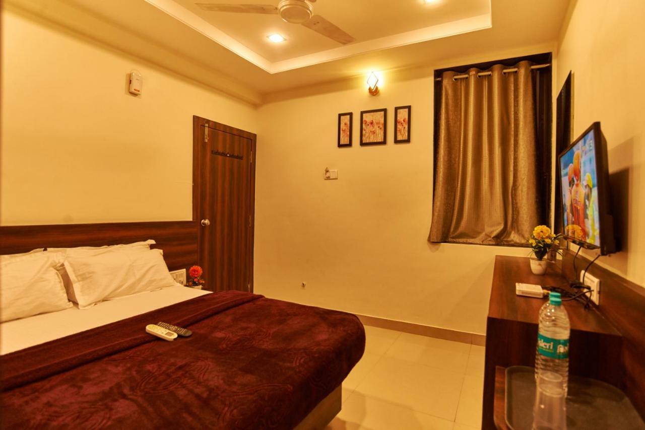 Hotel Disha Palace Shirdi Extérieur photo