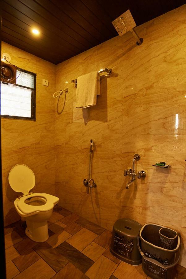 Hotel Disha Palace Shirdi Extérieur photo